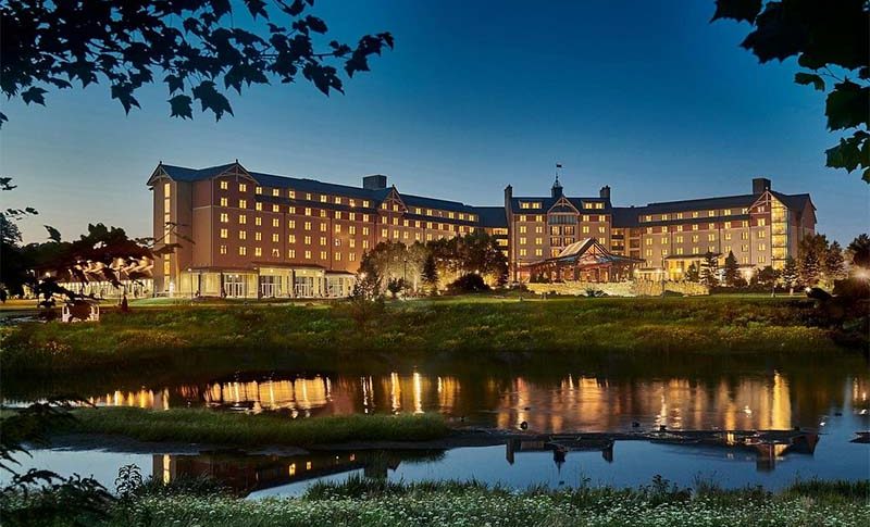 Mount AIry Casino charged for letting kids gamble